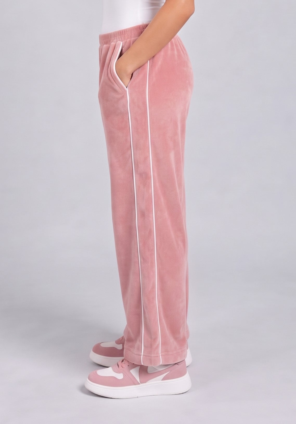 Barbie Peach Wide-Leg Pants with Contrast Piping BACO0022
