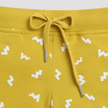 Lopper Short With White Zig Zag Print And Belt