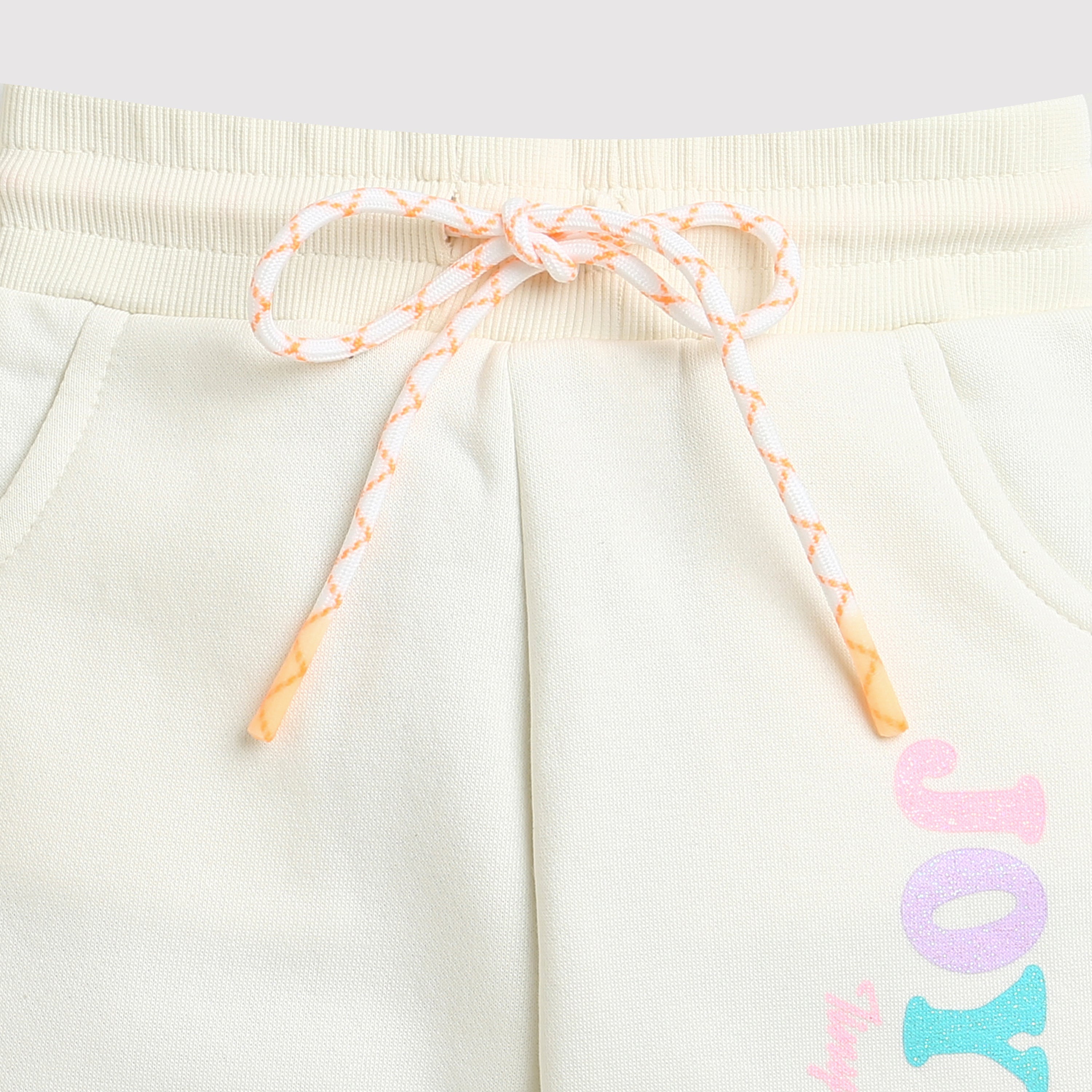 White Joggers – Soft Glow Edition