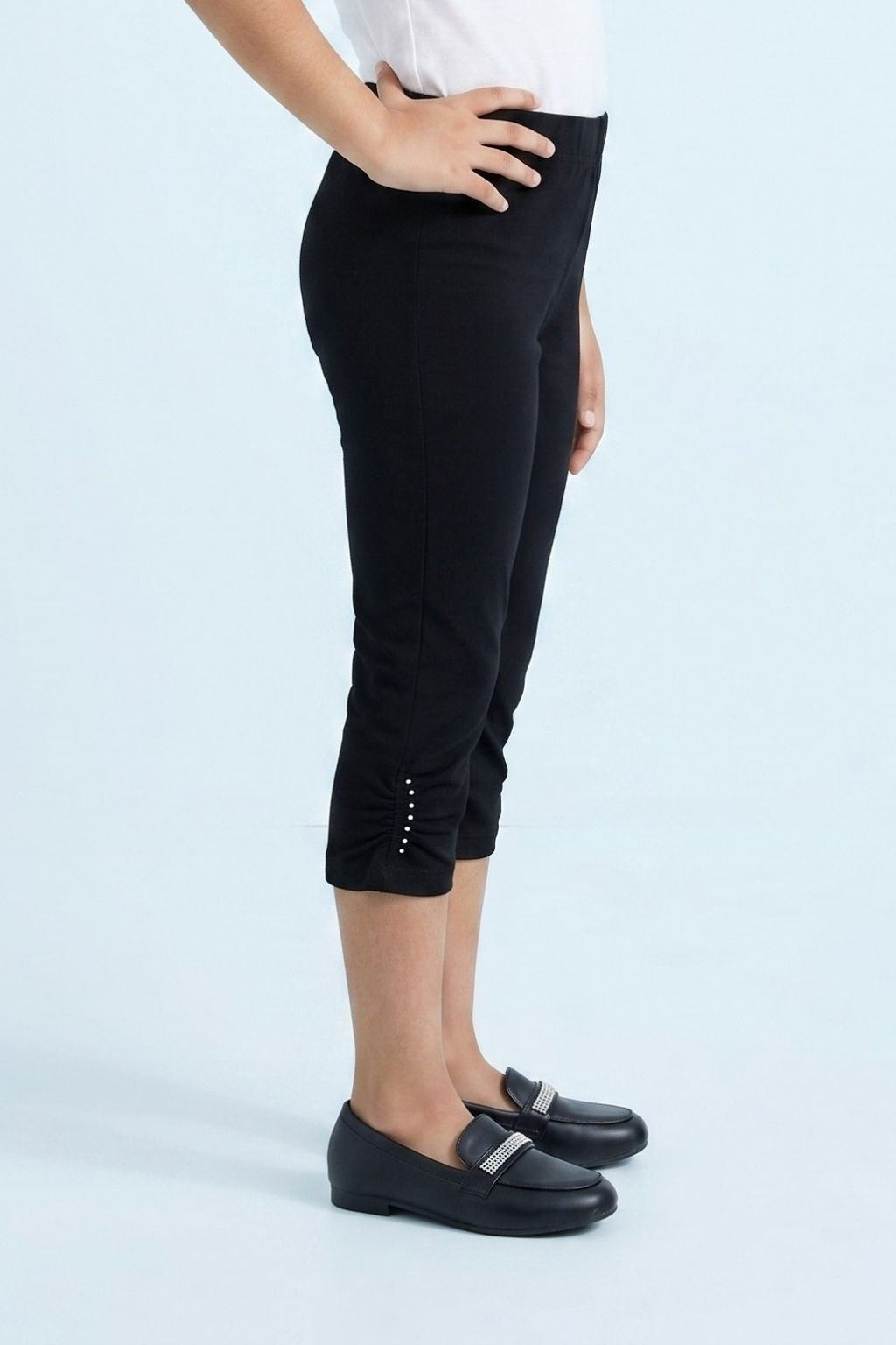 Black Cotton Stretch Capri LG725