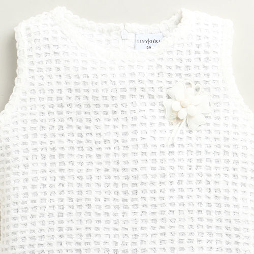 White Textured Sleeveless Top with Floral Applique TG6367