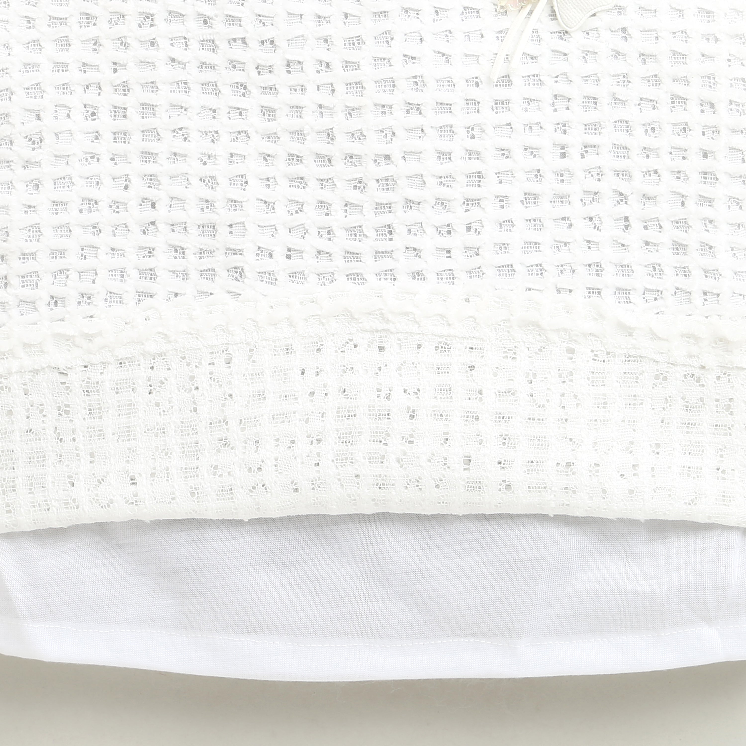 White Textured Sleeveless Top with Floral Applique TG6367