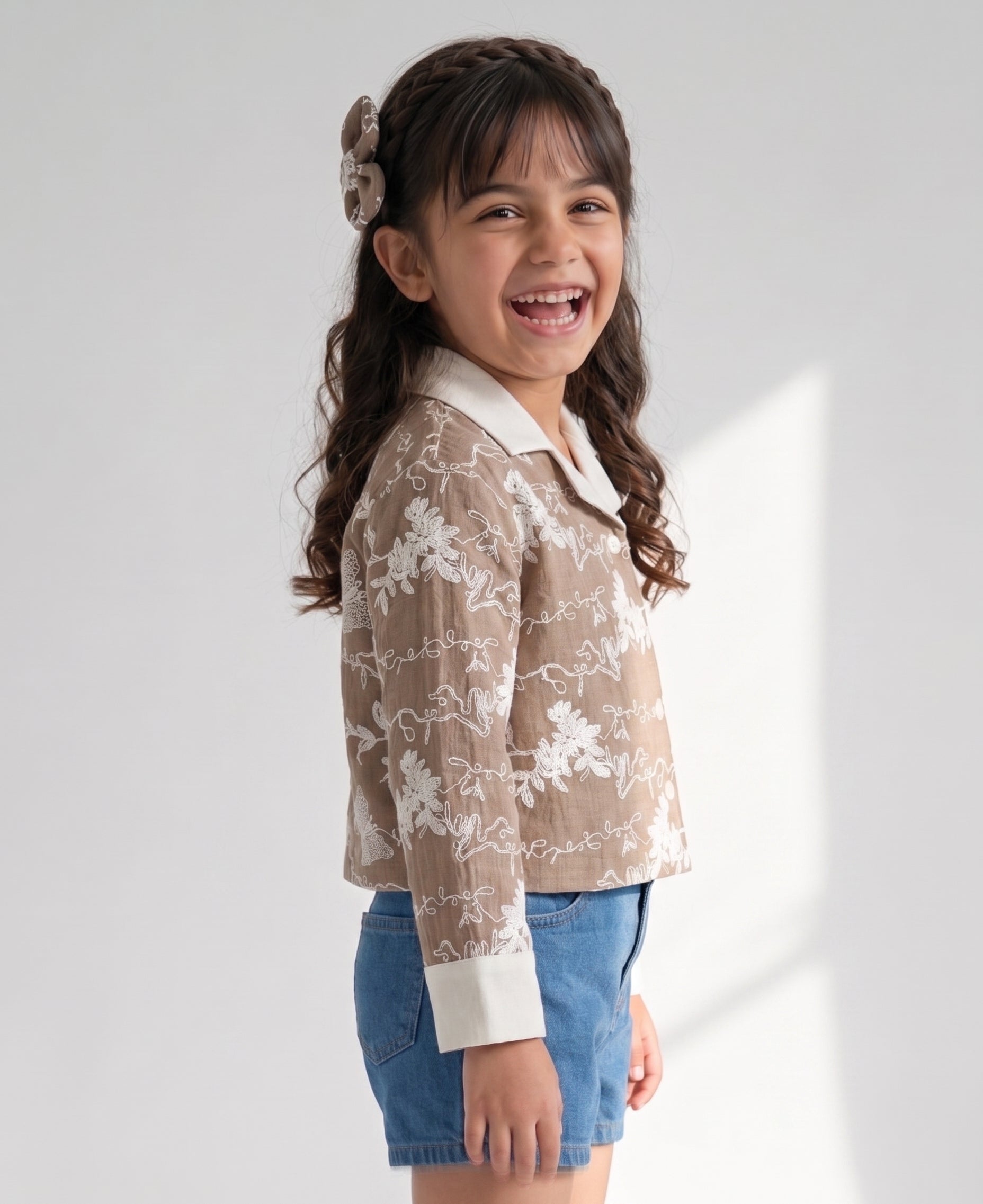 Brown Floral Embroidered Contrast Collar Shirt TG6723
