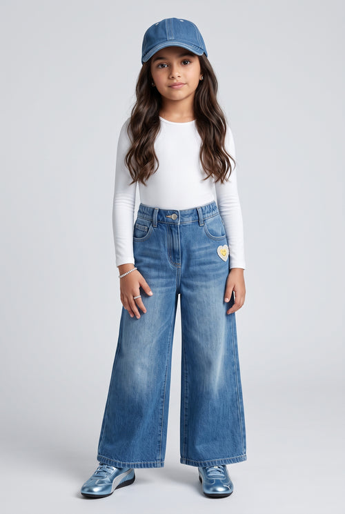 Blue Washed Denim Wide-Leg Jeans with Heart Patch TGCO0049