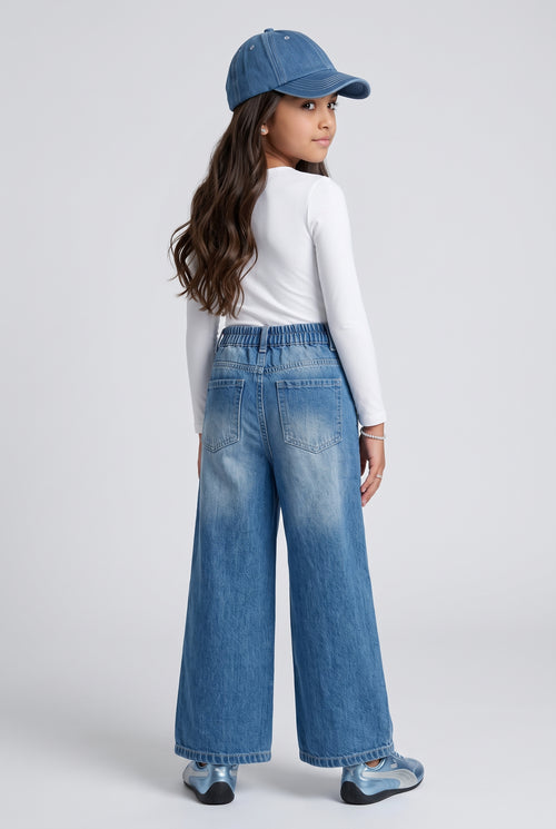 Blue Washed Denim Wide-Leg Jeans with Heart Patch TGCO0049