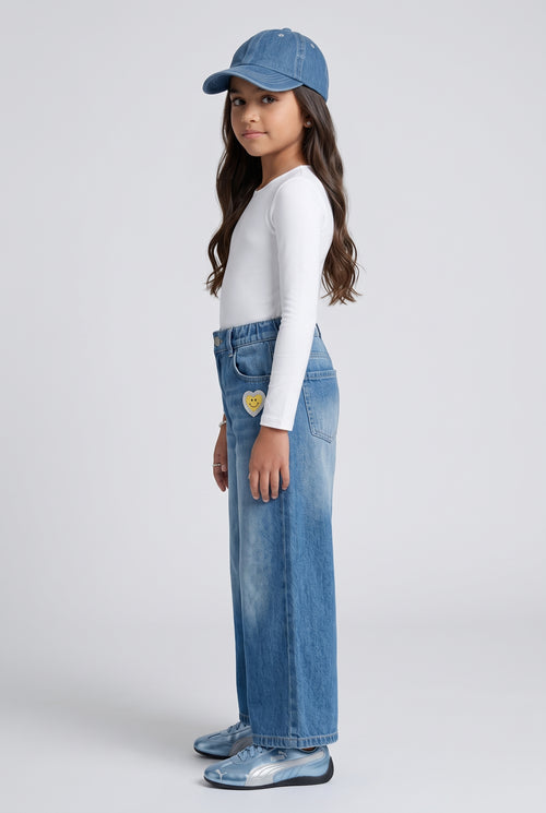 Blue Washed Denim Wide-Leg Jeans with Heart Patch TGCO0049