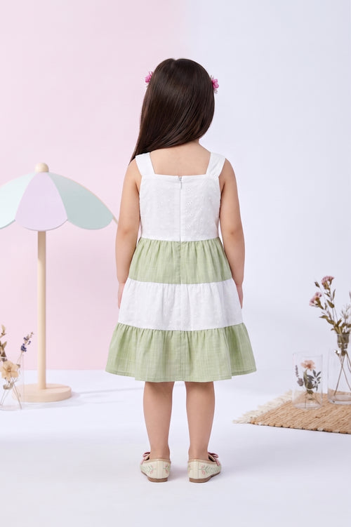 Girls off white Sleeveless Colorblock Tiered Dress TSM30659