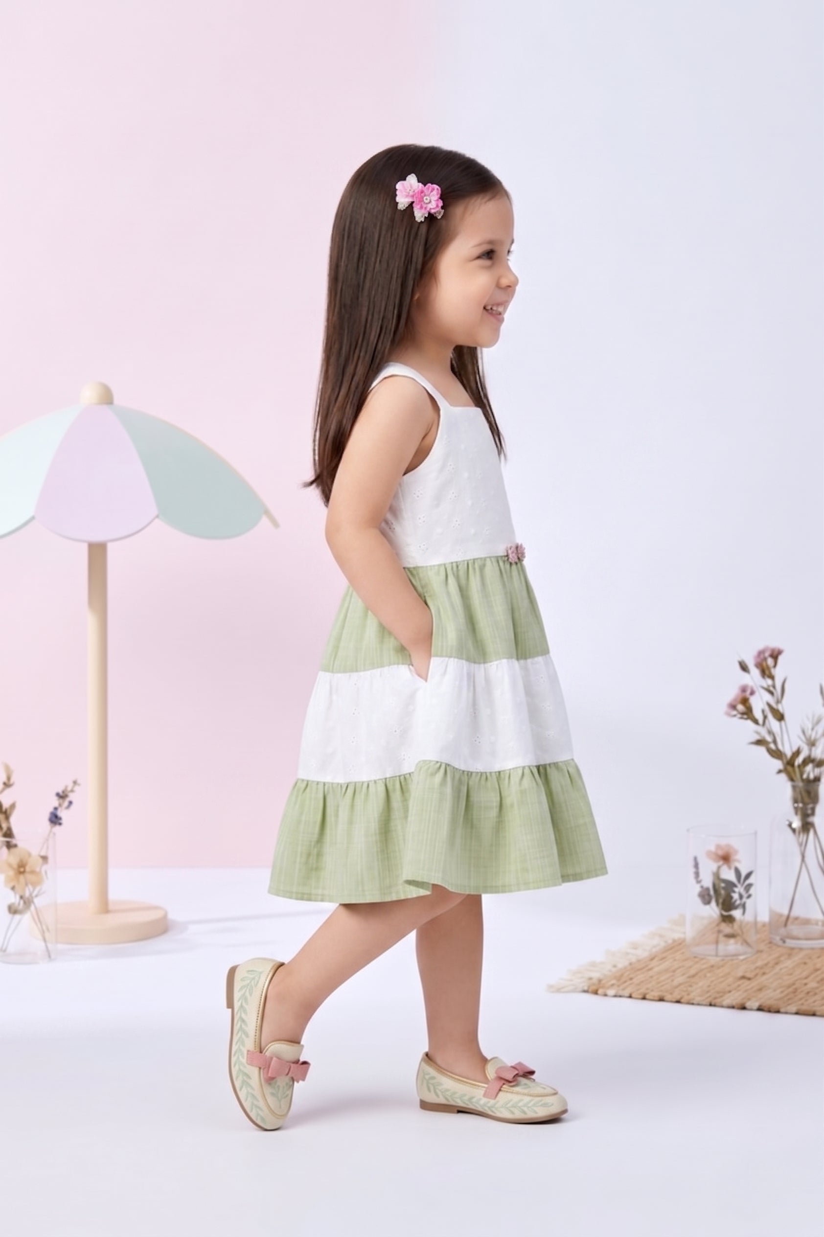 Girls off white Sleeveless Colorblock Tiered Dress TSM30659